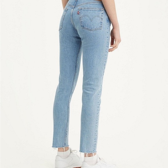 NWT Levi’s 501 Skinny Jeans High Rise Tango talks 24x28 - Picture 2 of 7